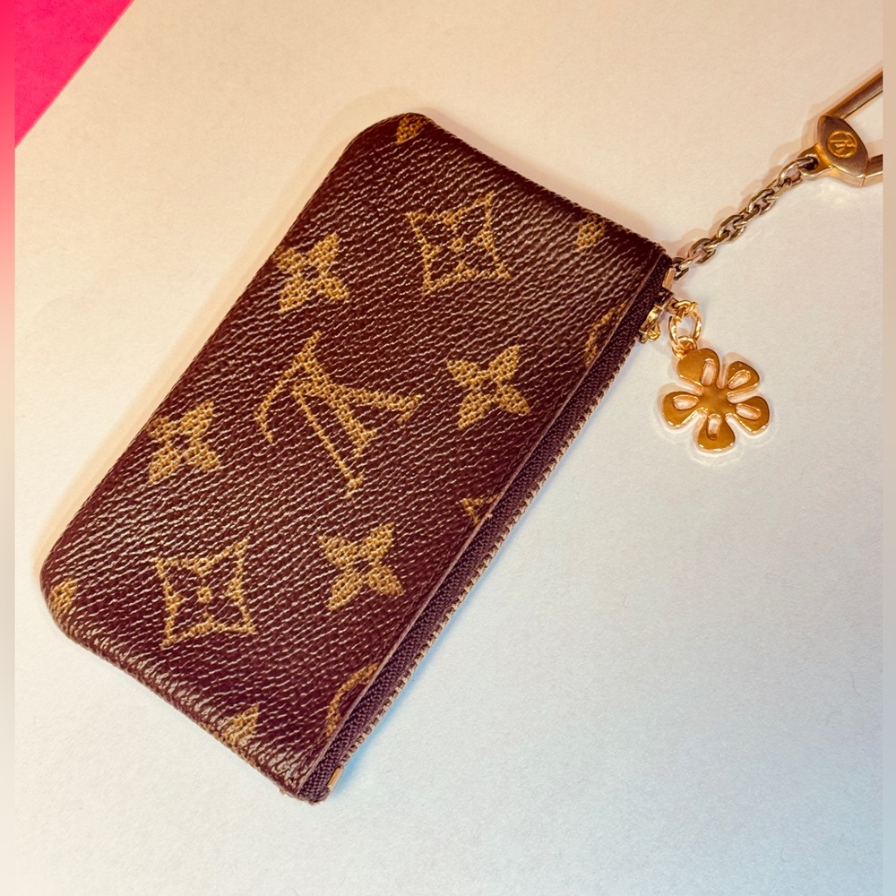 Louis Vuitton Gold and Brown Monogram Key Holder - Picture 9 of 11